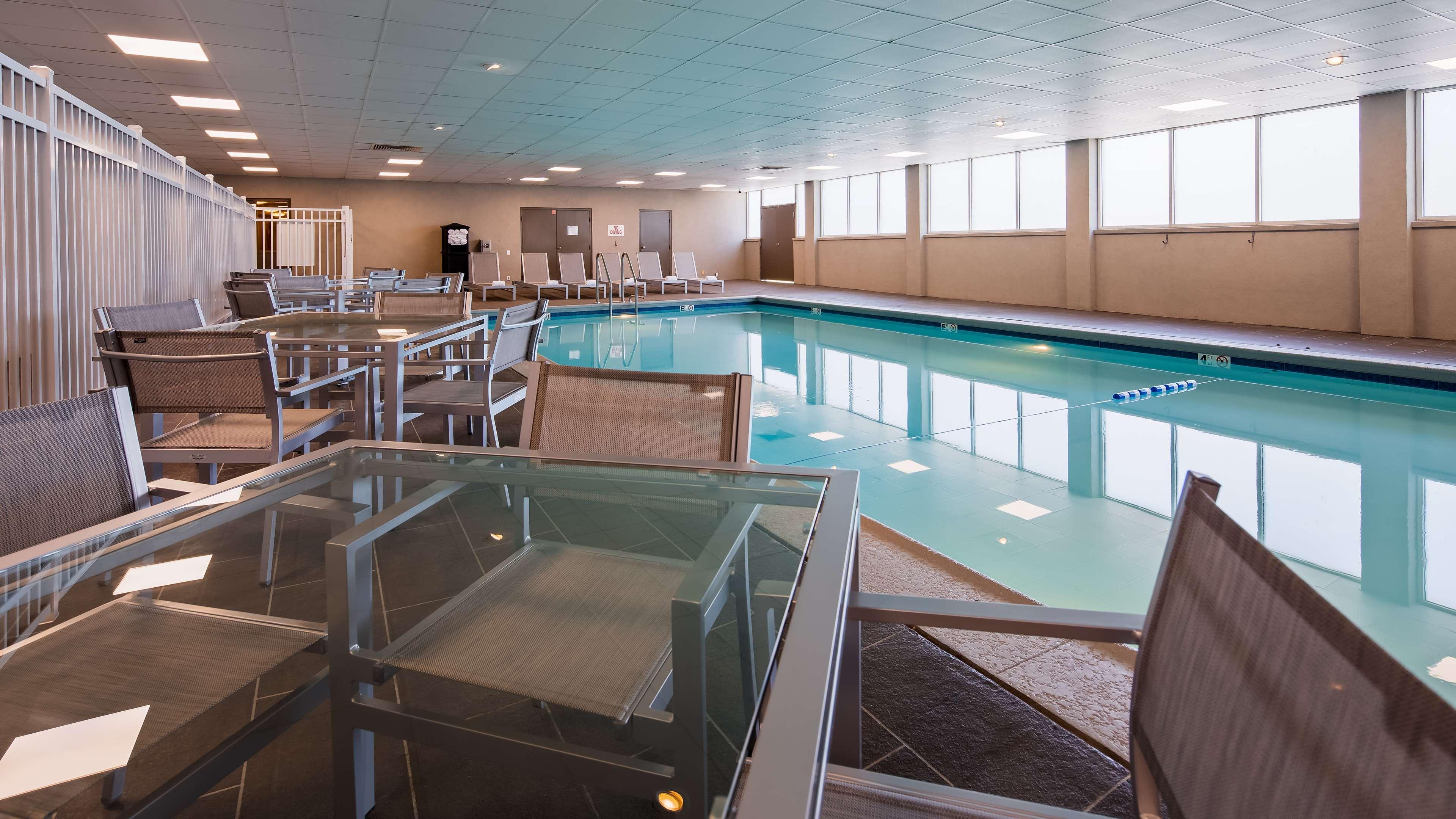 Hotel Western Premier Airport/expo Center 4*