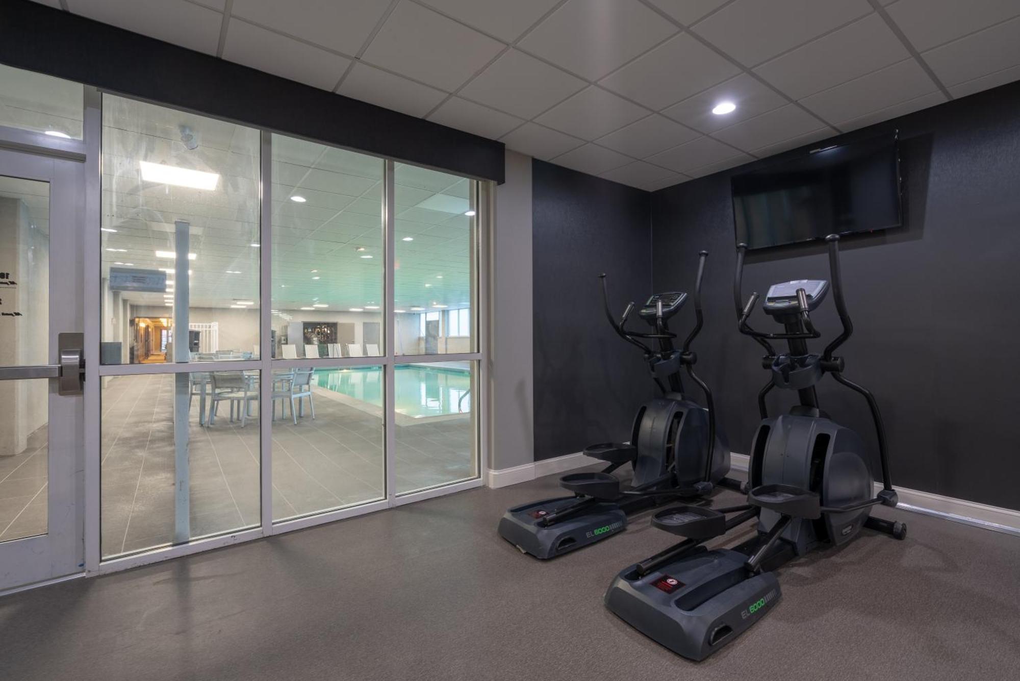 Western Premier Airport/expo Center 4*