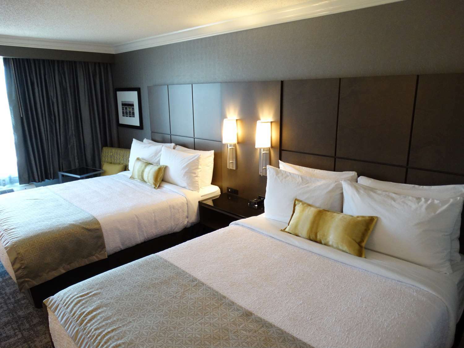 Western Premier Airport/expo Center 4*