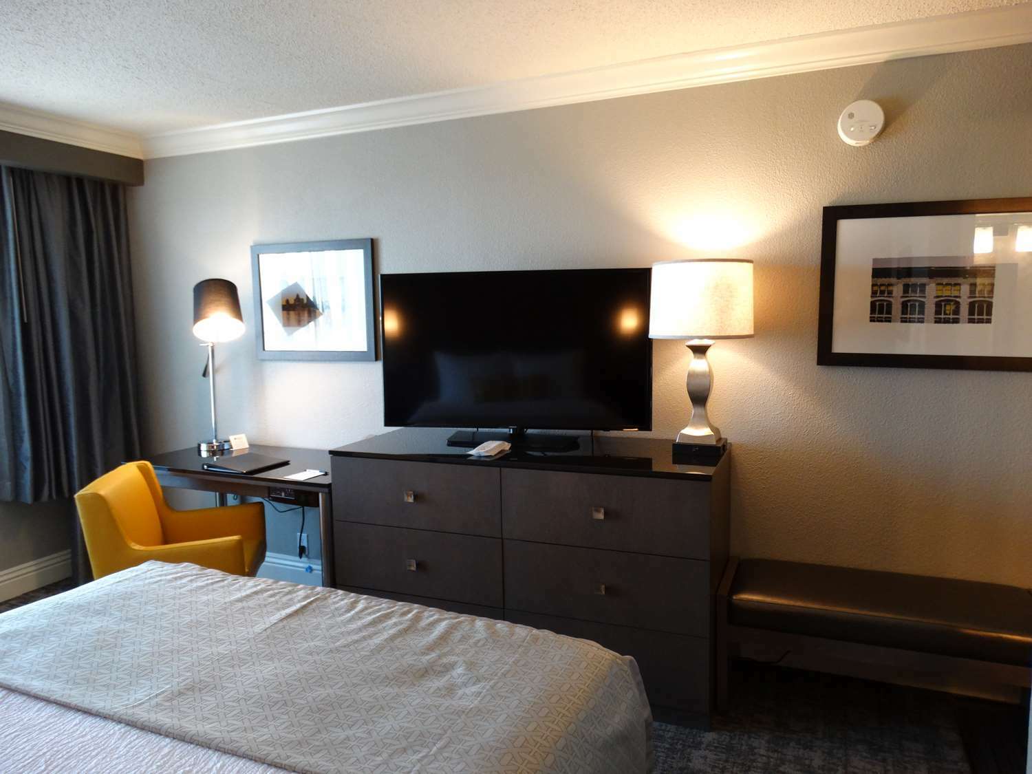 Western Premier Airport/expo Center Hotel 4*