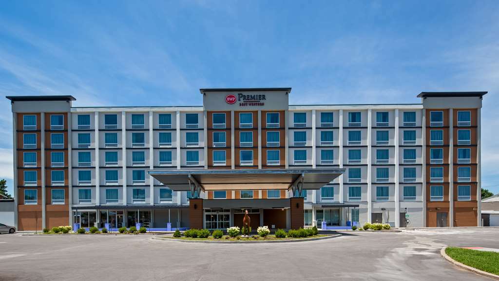 Western Premier Airport/expo Center Hotel 4*